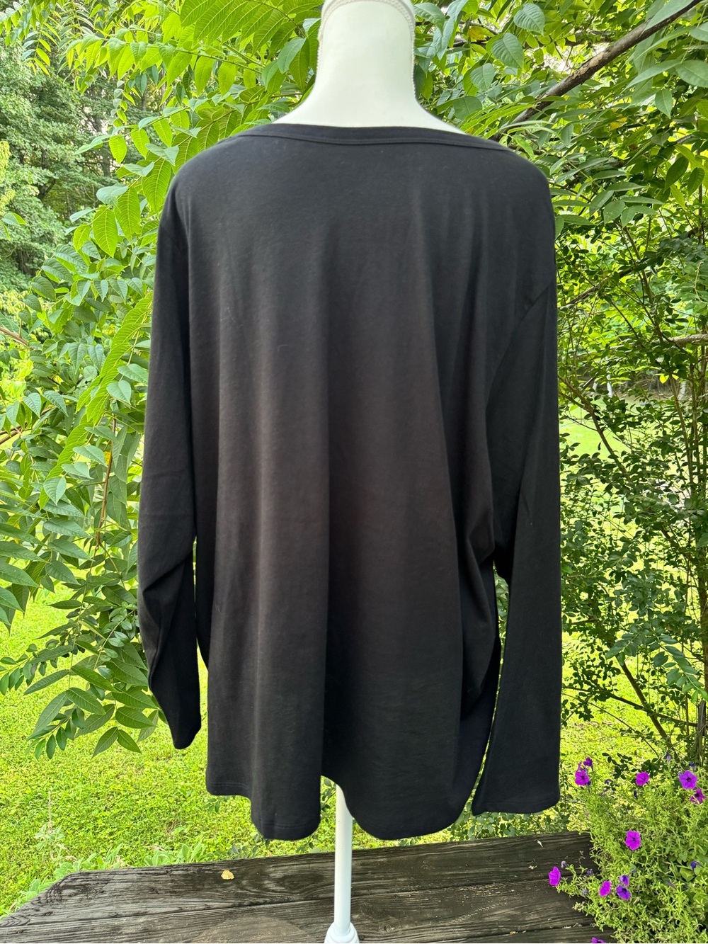 Old Navy Black V-Neck Long Sleeve Women's Tee NEW Classic Black Basic - Picture 3 of 6